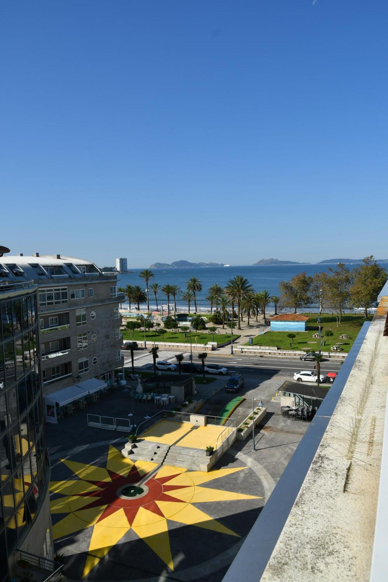Primera Linea De Playa Samil Costa Con Garaje Incluido Vigo Bagian luar foto