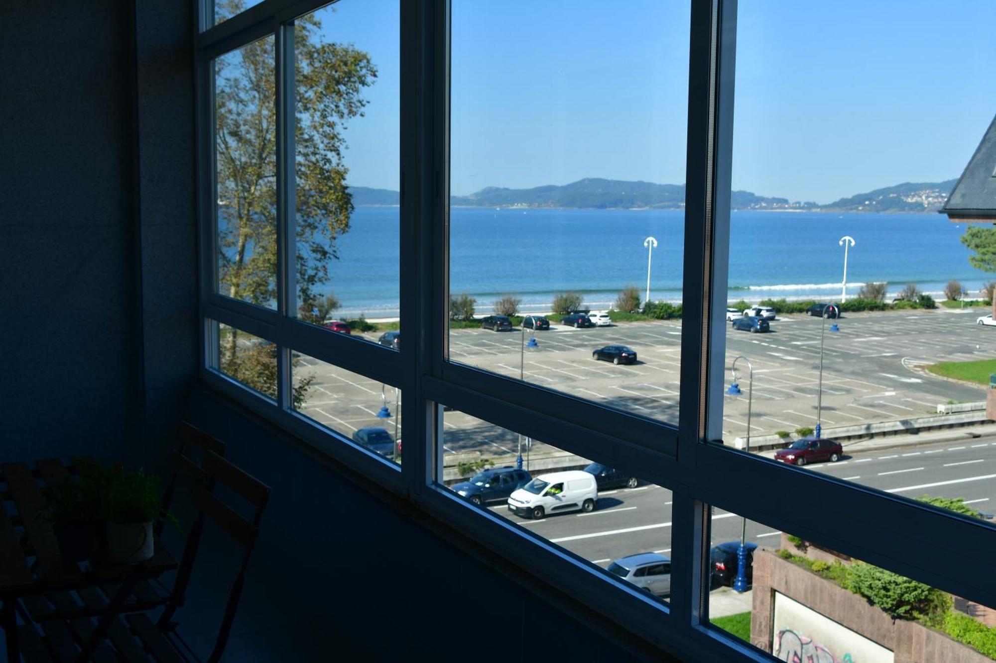 Primera Linea De Playa Samil Costa Con Garaje Incluido Vigo Bagian luar foto