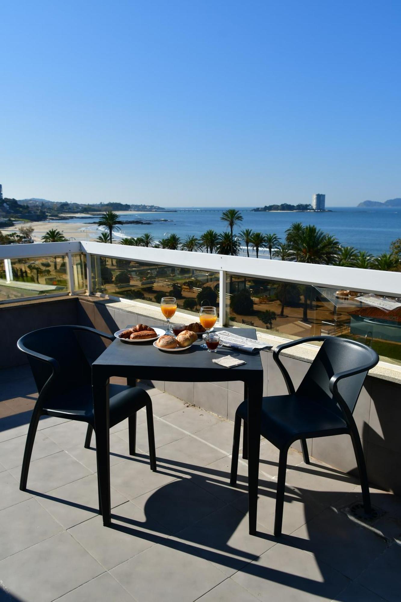 Primera Linea De Playa Samil Costa Con Garaje Incluido Vigo Bagian luar foto