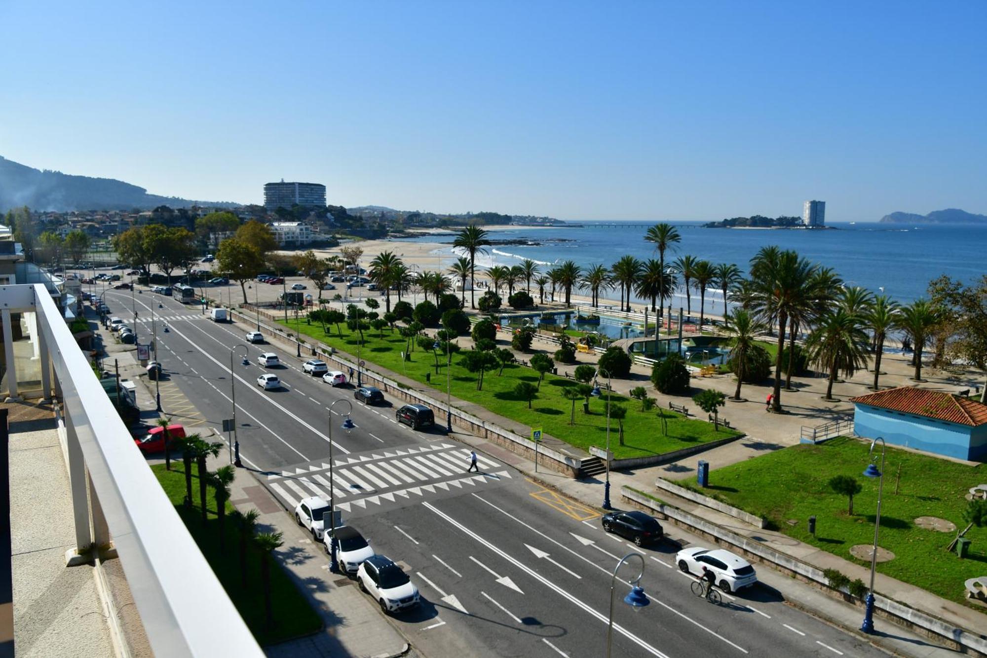 Primera Linea De Playa Samil Costa Con Garaje Incluido Vigo Bagian luar foto